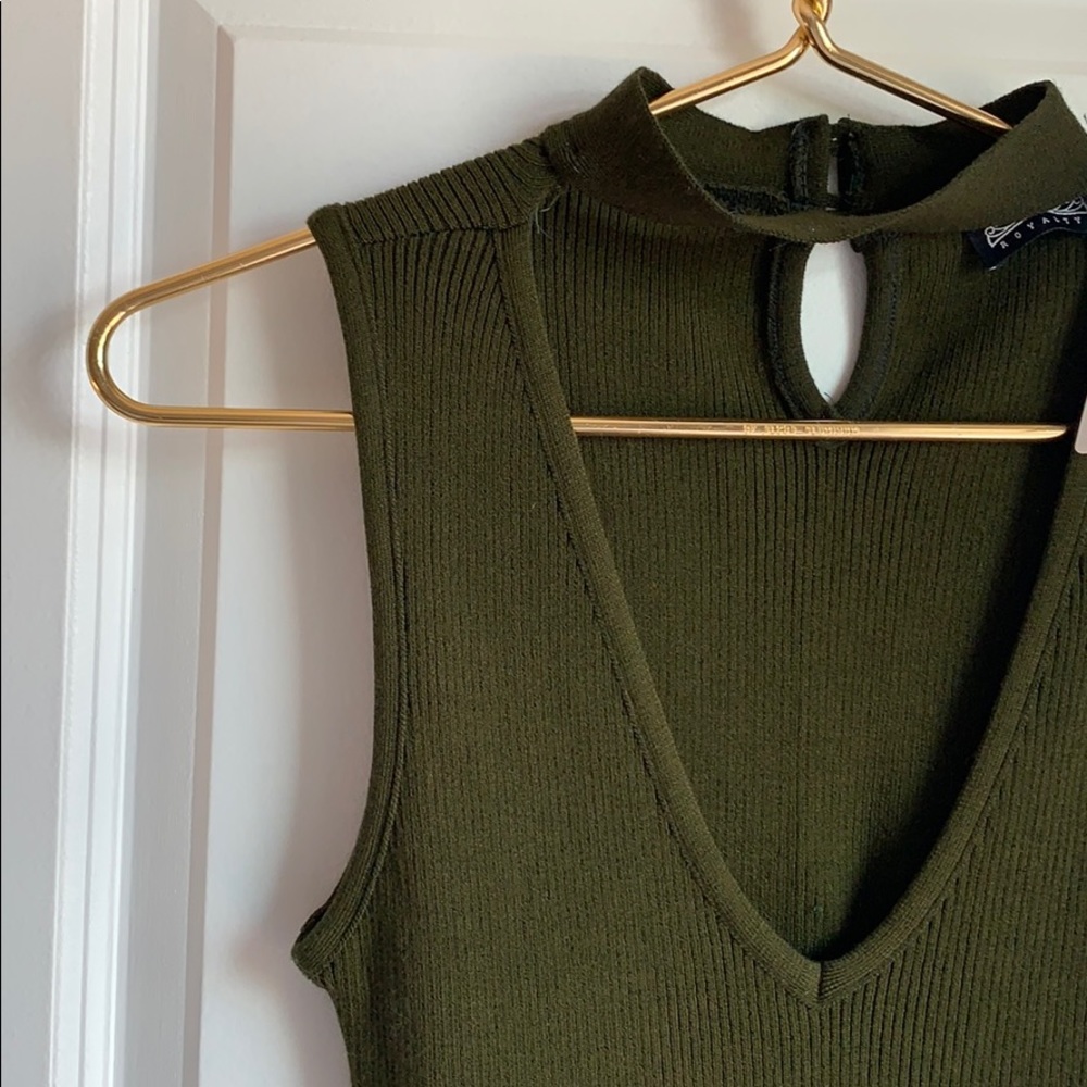 Windsor v-neck dress